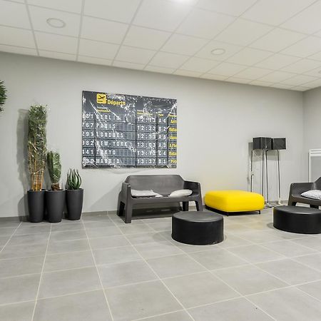 Orly - Residis Le Hall Aparthotel Paray-Vieille-Poste Exterior photo